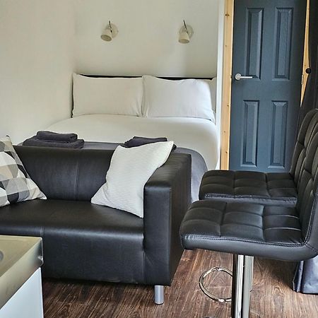 A Unique Experience In A Converted Shipping Containers, Glamness Is Adults Only Inverness Extérieur photo