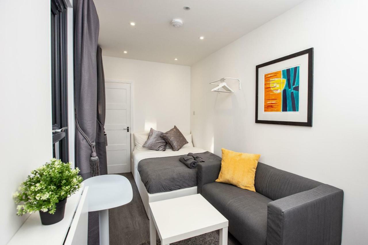 A Unique Experience In A Converted Shipping Containers, Glamness Is Adults Only Inverness Extérieur photo