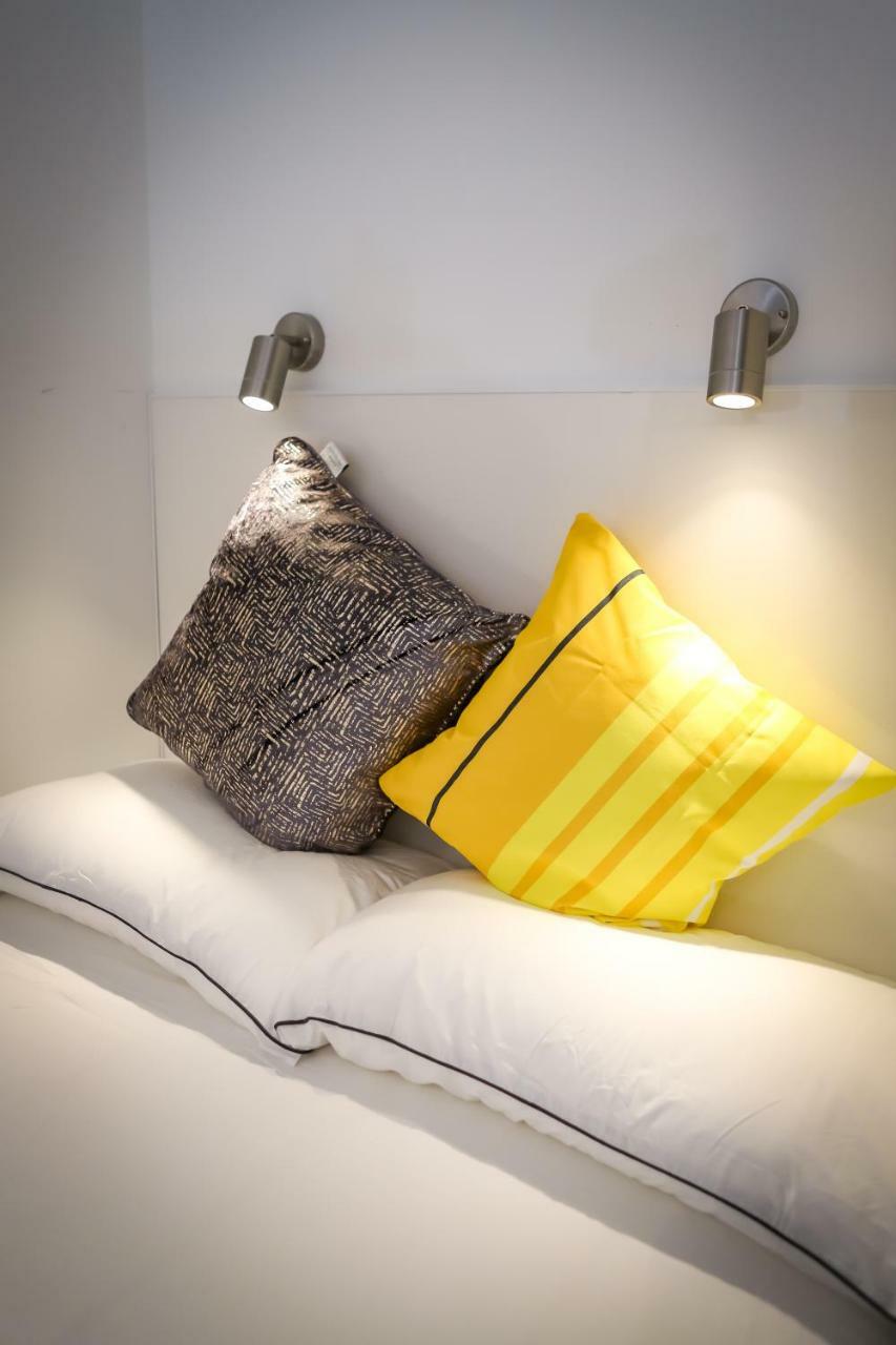 A Unique Experience In A Converted Shipping Containers, Glamness Is Adults Only Inverness Extérieur photo