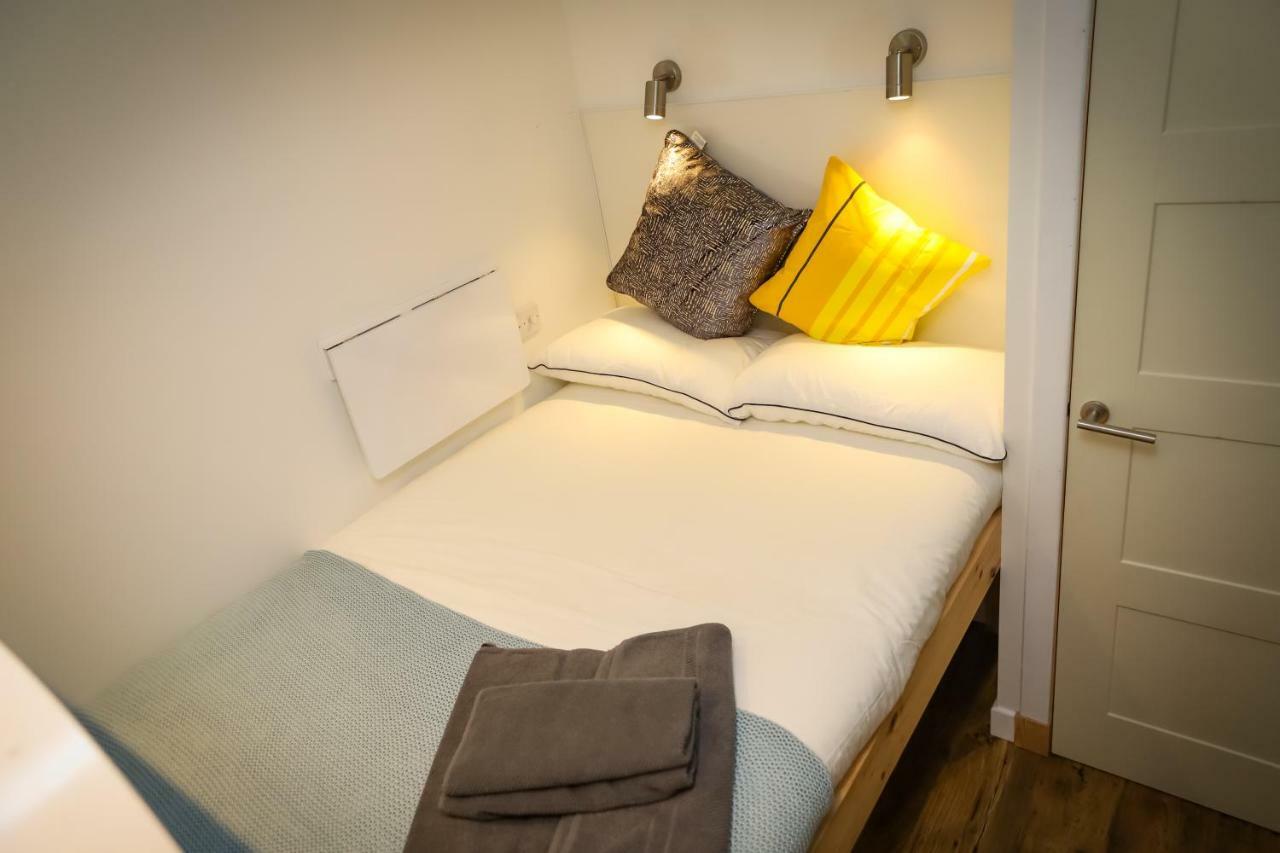 A Unique Experience In A Converted Shipping Containers, Glamness Is Adults Only Inverness Extérieur photo