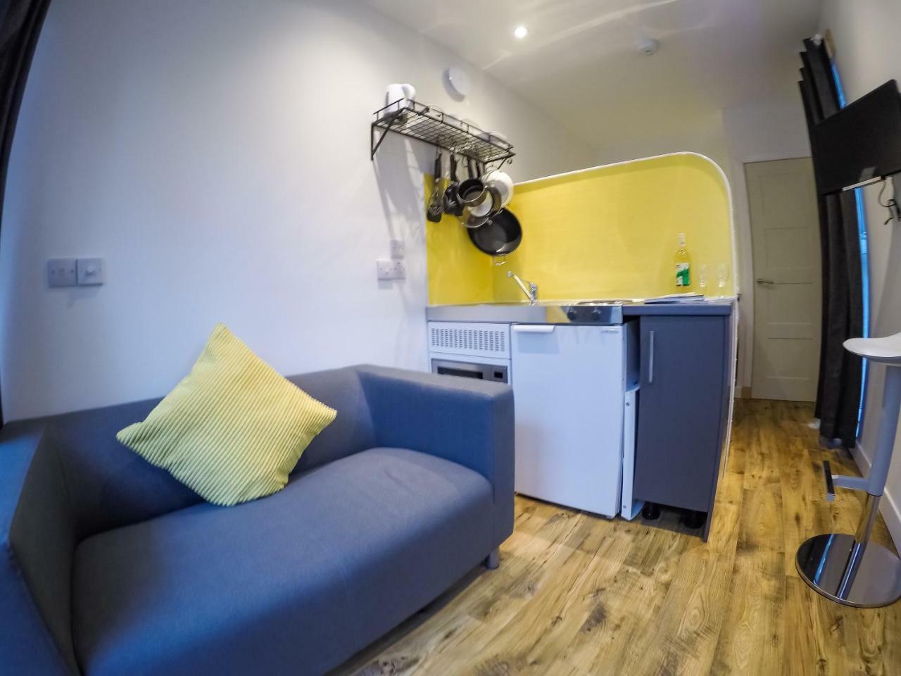 A Unique Experience In A Converted Shipping Containers, Glamness Is Adults Only Inverness Extérieur photo